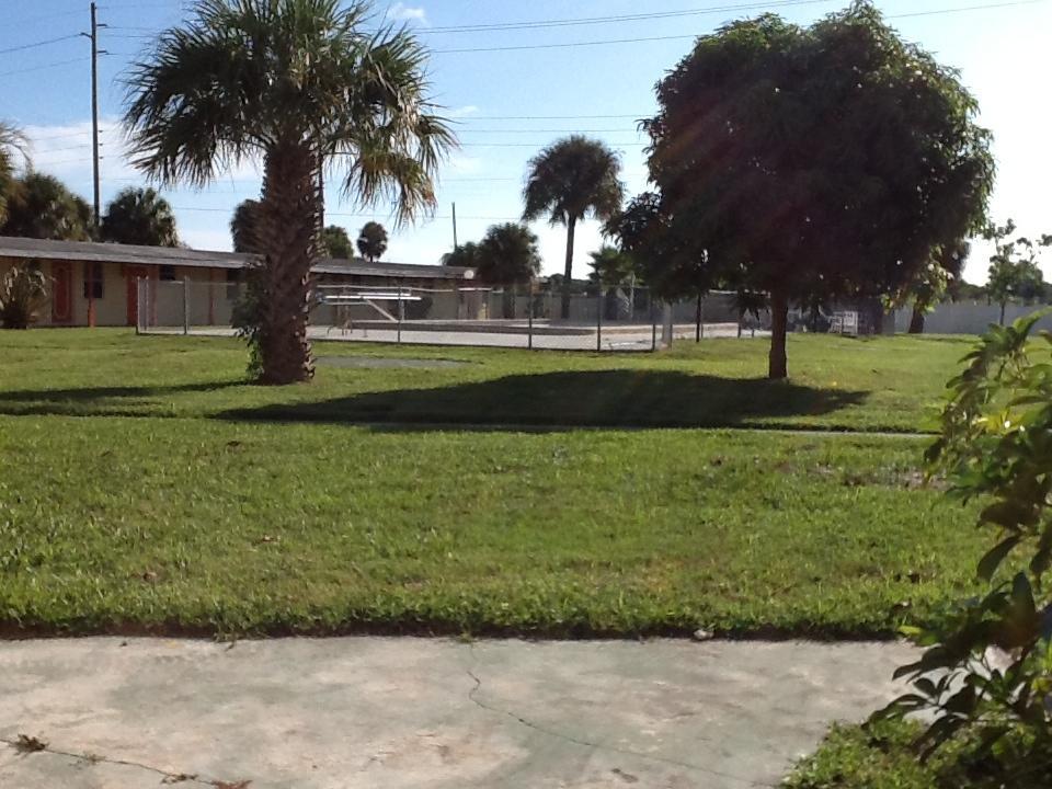 Sunset Inn- Fort Pierce, Fl ภายนอก รูปภาพ