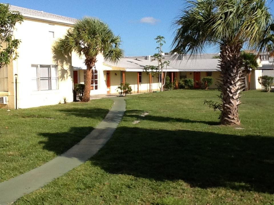 Sunset Inn- Fort Pierce, Fl ภายนอก รูปภาพ