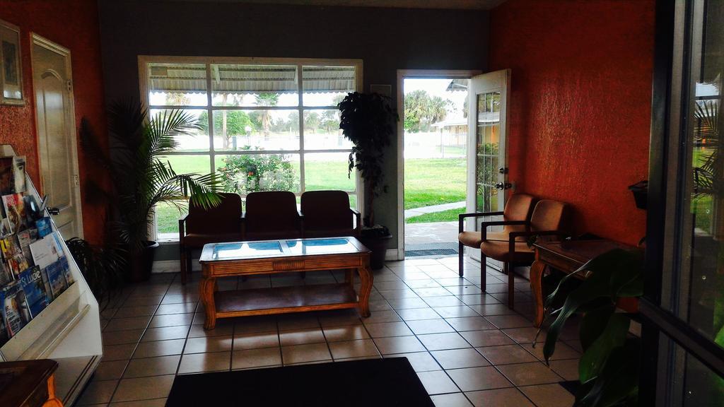 Sunset Inn- Fort Pierce, Fl ภายนอก รูปภาพ