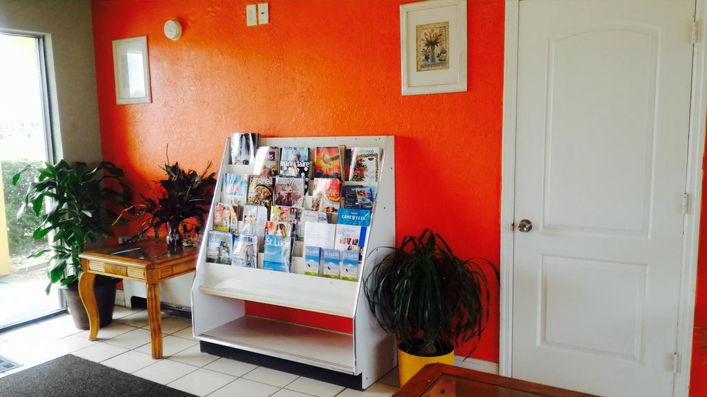 Sunset Inn- Fort Pierce, Fl ภายนอก รูปภาพ