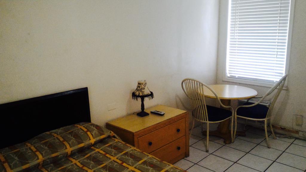 Sunset Inn- Fort Pierce, Fl ภายนอก รูปภาพ