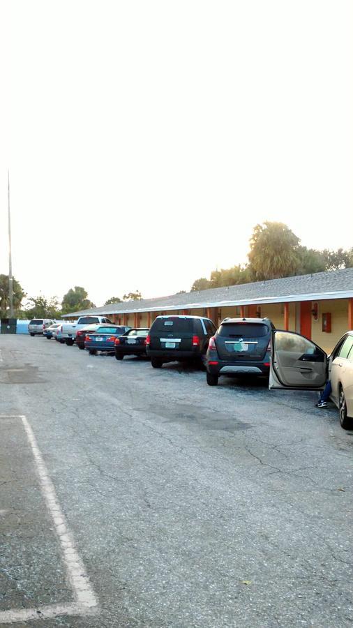 Sunset Inn- Fort Pierce, Fl ภายนอก รูปภาพ