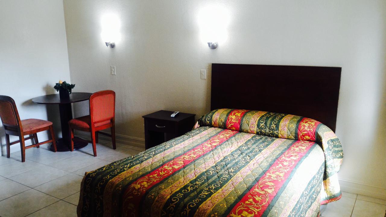 Sunset Inn- Fort Pierce, Fl ภายนอก รูปภาพ