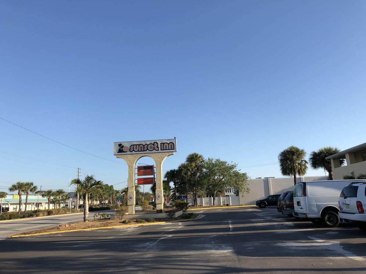 Sunset Inn- Fort Pierce, Fl ภายนอก รูปภาพ