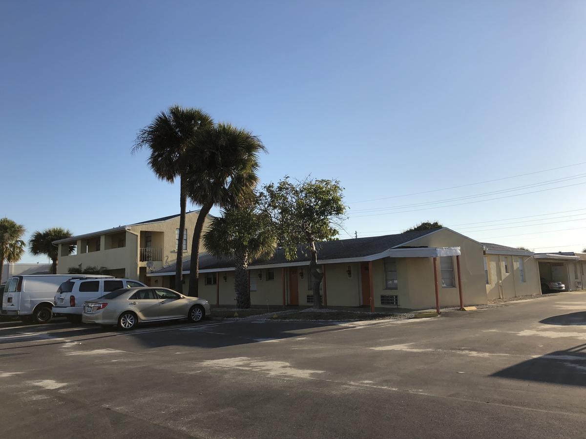 Sunset Inn- Fort Pierce, Fl ภายนอก รูปภาพ