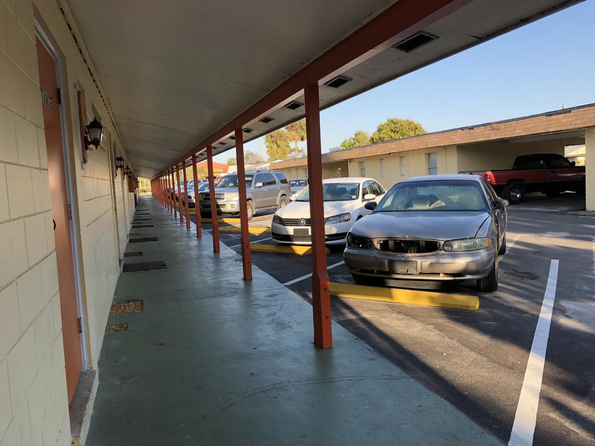 Sunset Inn- Fort Pierce, Fl ภายนอก รูปภาพ