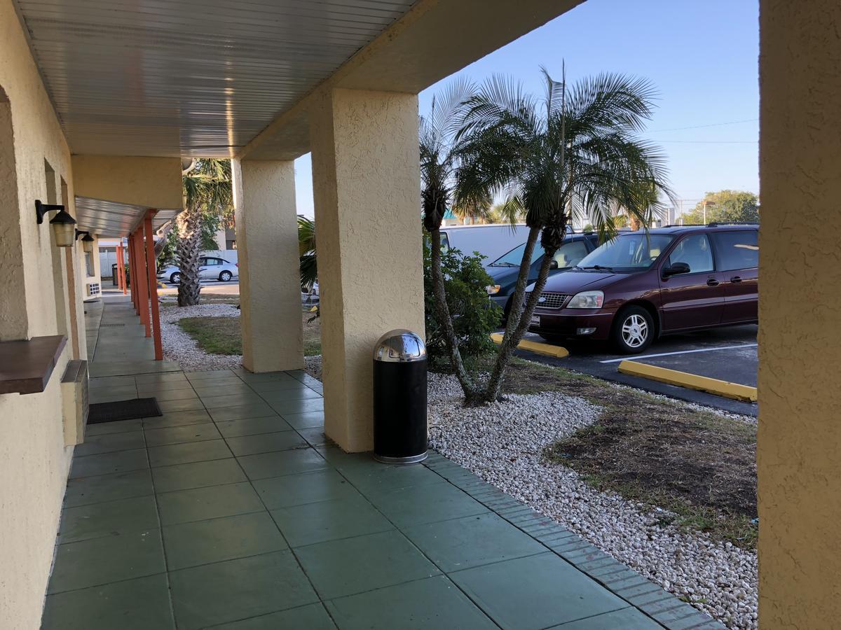 Sunset Inn- Fort Pierce, Fl ภายนอก รูปภาพ